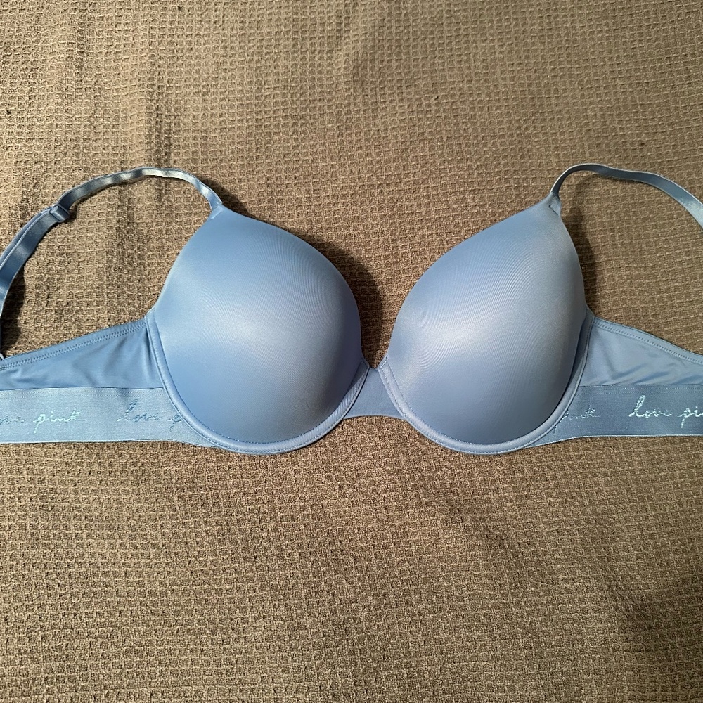 Victorias Secret 34DD push-up bra with convertible straps